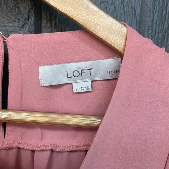 Ann Taylor LOFT dusty rose loose fitting ruffle blouse - Picture 6 of 6